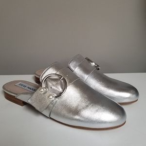 Steve Madden Silver Hilary Leather Mules NIB 5.5